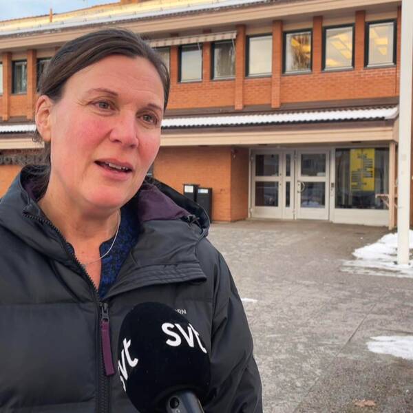 Kvinna i 50-årsåldern fram,för medborgarhuset i Vansbro