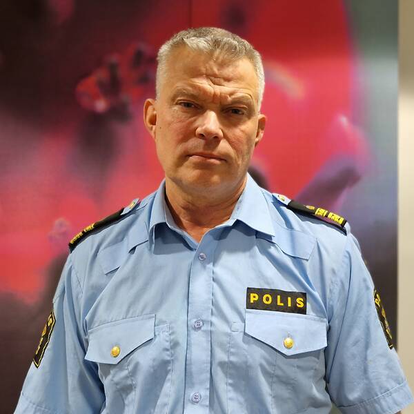 lokalpolisområdeschef, Olof Bråve berättar om narkotika och vapen som beslagtogs i Kalmar.
