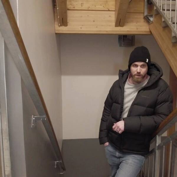 Ungdomsskrämman i Skellefteå är en liten dosa som tjuter på en frekvens som ungdomar hör. Den sitter i ett trapphus i Skellefteå.