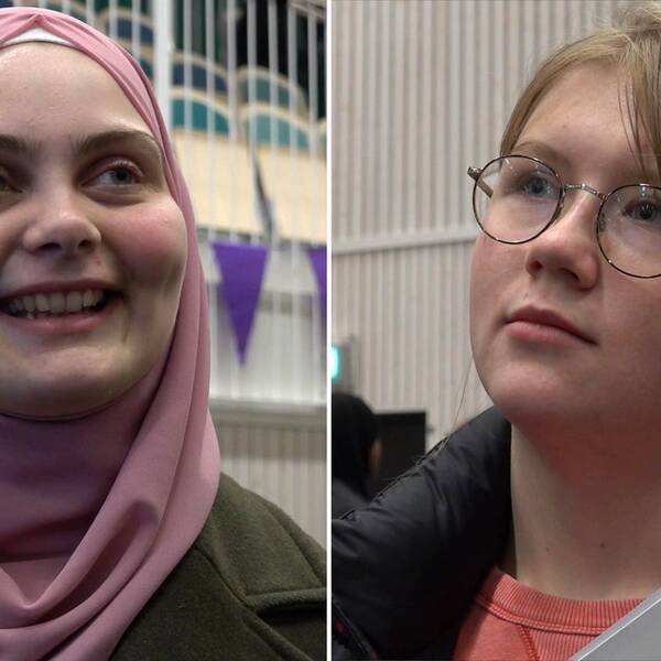 En splitbild på två gymnasietjejer som står i campus arena i Jönköping.
