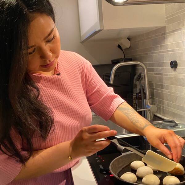 Bodenkocken Nazuk Turdieva steker dumplings.