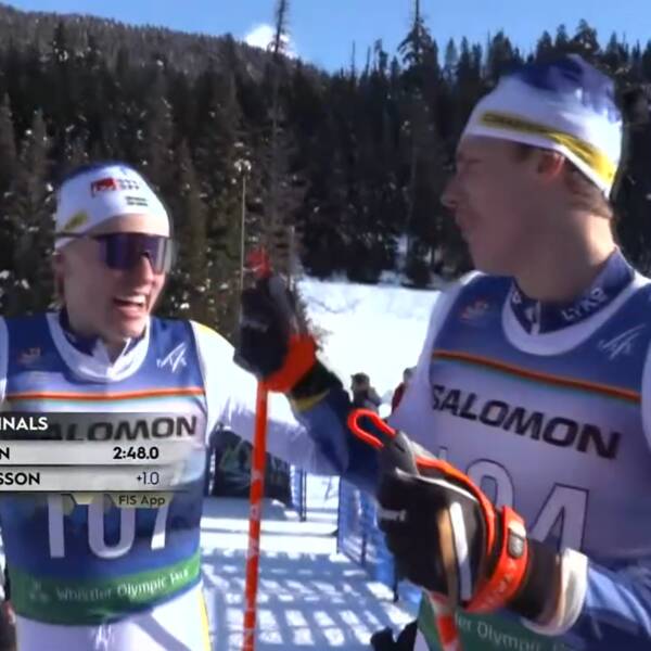 Elias Danielsson och Anton Grahn kunde krama om varandra efter att de tog silver respektive guld på JVM-sprinten.
