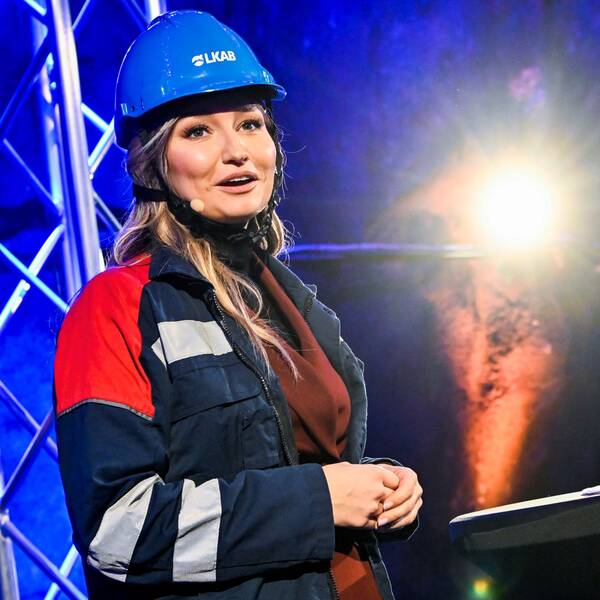 Ebba Busch i gruvan i Kiruna