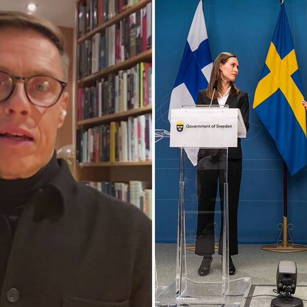 Finlands före detta statsminister Alexander Stubb bredvid en bild på Finlands statsminister Sanna Marin och Sveriges statsminister Ulf Kristersson.