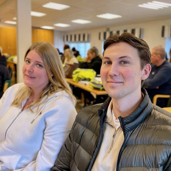 De blivande lokförarna Jobba Blaesbjerg och Max Dolmark sitter i klassrummet i Ängelholm.