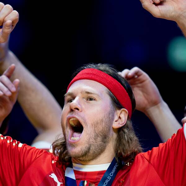 Mikkel Hansen vann nyligen handbolls-VM. Nu är han sjukskriven med stressymptom.