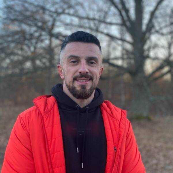 Anel Fisic, vice orförande på muslimska trossamfundet i Kalmar berätta om varför det är viktigt att bygga en moské i Kalmar.
