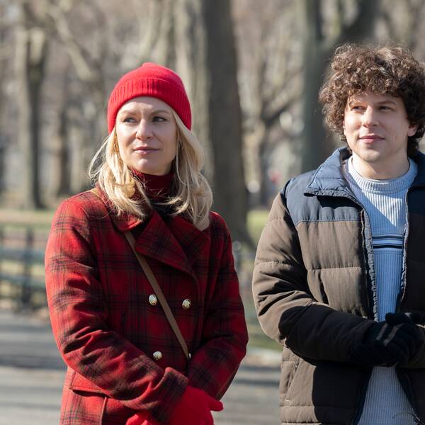 Claire Danes och Jesse Eisenberg undersöker den krisande medelåldern hos Disney+.