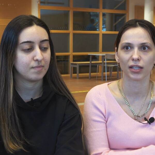 Maria Jabra och Egzona Dakaj, två studenter vid Linnéuniversitetet som bestämt sig för att ta vaccinet mot HPV-virus.