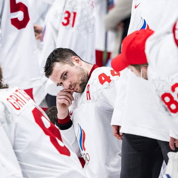 Jegor Jakovlev deppar efter ROC:s förlust mot Finland under OS i Peking. 