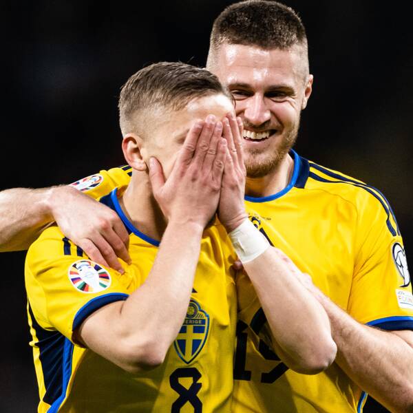 Jesper Karlsson skickade in en frisparkskanon mot Azerbajdzjan.