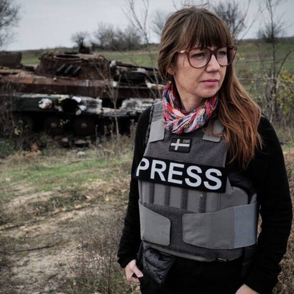 SVT:s utrikesreporter Elin Jönsson befinner sig på plats i Odessa i Ukraina och svara på tittarnas frågor om kriget.
