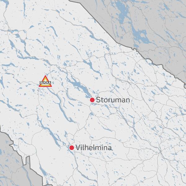 Kartbild med olyckstriangel utplacerad norr om Dikanäs där två personbilar kolliderat.