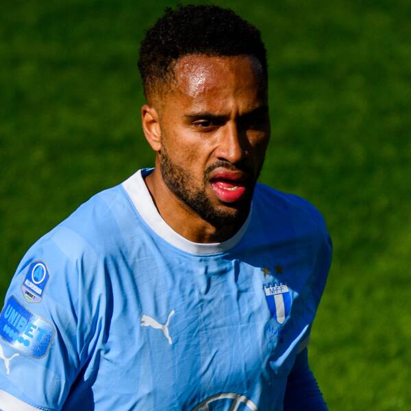 Isaac Kiese Thelin sätter 1-0 från straffpunkten