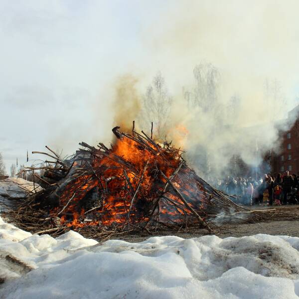 Vintern rasar förhoppningsvis ut nu i Boden Norrbotten den 30 april. Det syns på bilden att vi har mycket snö kvar.
