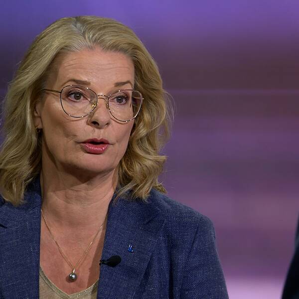 Skolminister Lotta Edholm (L) pratar om skolsatsningen i SVT:s 30 Minuter.