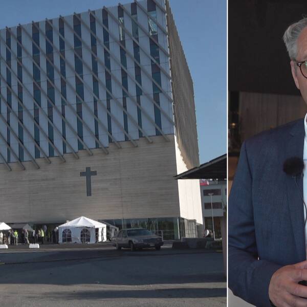 Delad bild. Till vänster syns flera personer som är på väg in i en byggnad, den nya Smyrnakyrkan i Frihamnen i Göteborg. Till höger står en man med kostym och pratar.