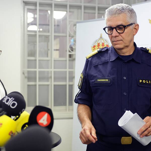 Rikspolischef Anders Thornberg på en presskonferens.