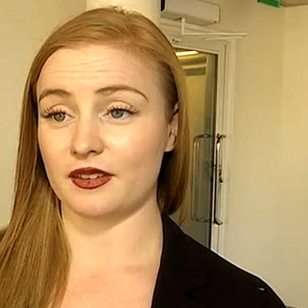 – Jag hoppas jag orkar jobba, säger narkolepsidrabbade Niki Lovid efter beslutet i riksdagen.
