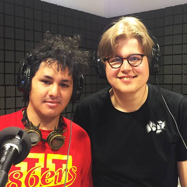 Antonio Palm och Andreas Lindholm i Radio Fyris studio ett.