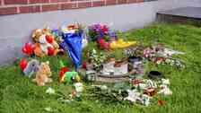 GÖTEBORG 2016-08-24 Två dagar efter handgranatsattacken mot en lägenhet på Biskopsgården där en åttaårig pojke dödades FOTO Adam Ihse / TT /