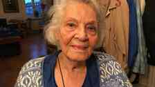 Porträtt på 89-åriga Gisela , som sitter i rullstol