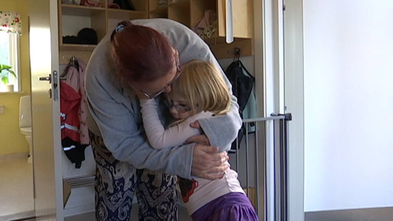 Tvingas tacka nej till jobb u2013 ingen förskola på natten  SVT Nyheter