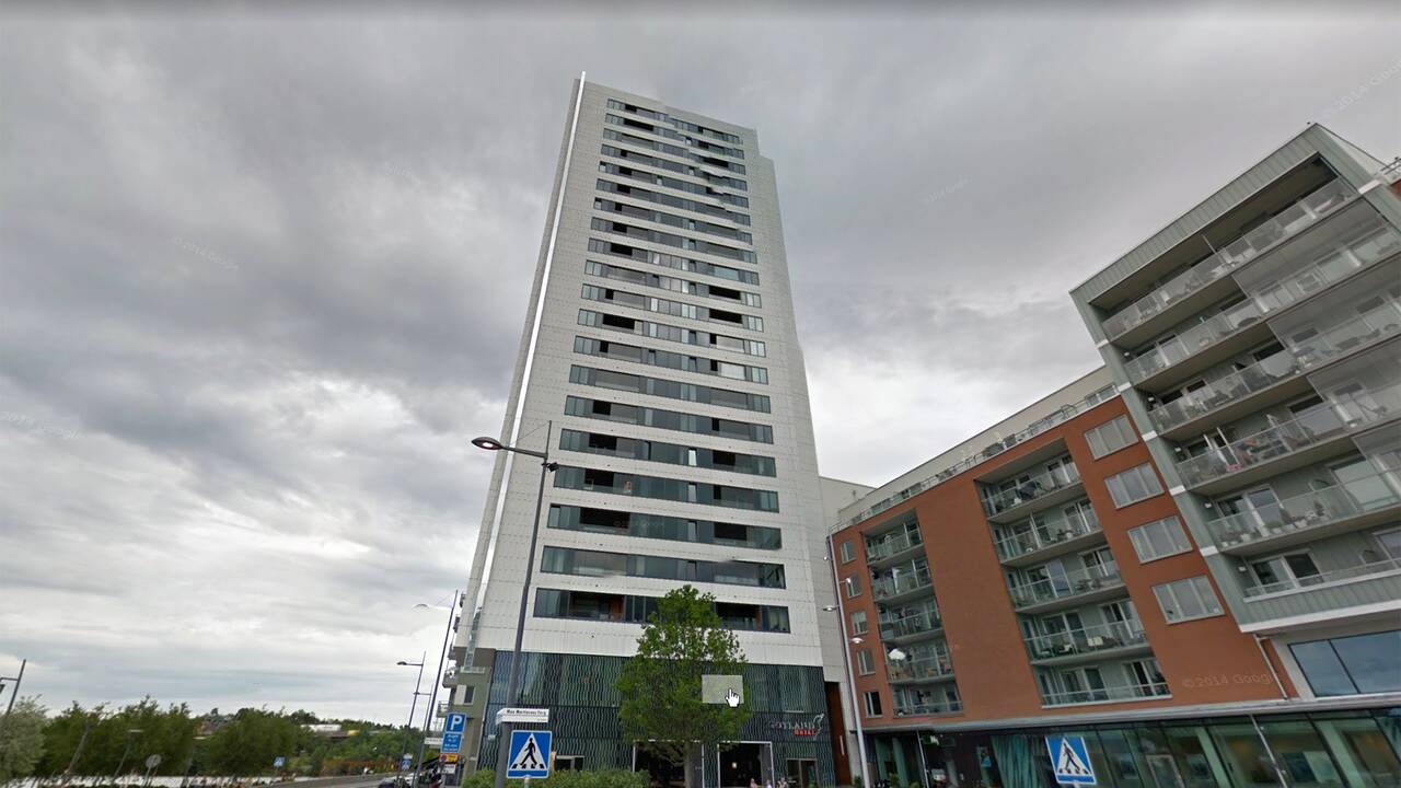 Allvarligt Skadad Efter Fallskarmshopp Fran Hoghus Svt Nyheter