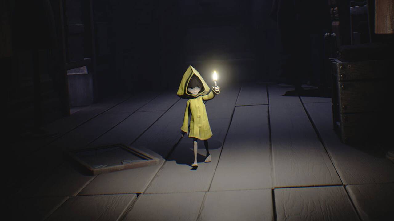 Девочка в желтом плаще. Зажигалка шестой little Nightmares. Дождевик шестой little Nightmares. Плащ шестой little Nightmares. Шестая из little Nightmares без дождевика.