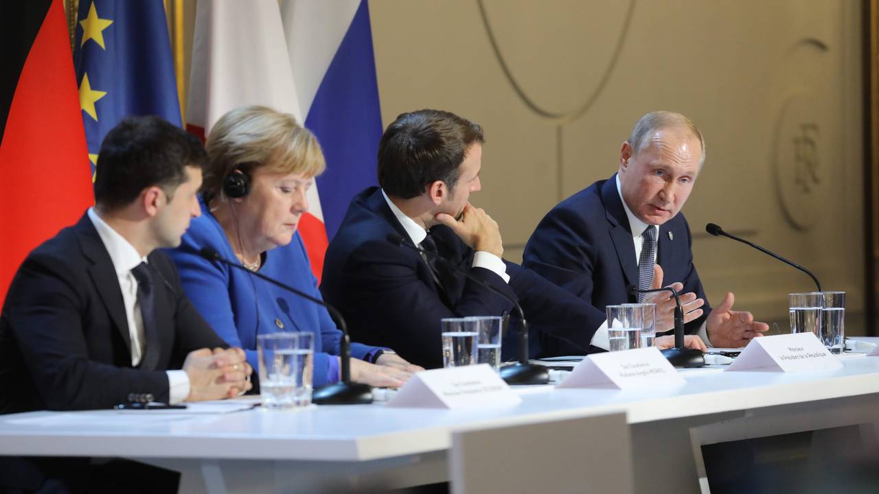 Встреча нормандской четверки в париже. Политическиепреговоры. Переговоры политиков. Макрон нормандский саммит. Переговоры между государствами.