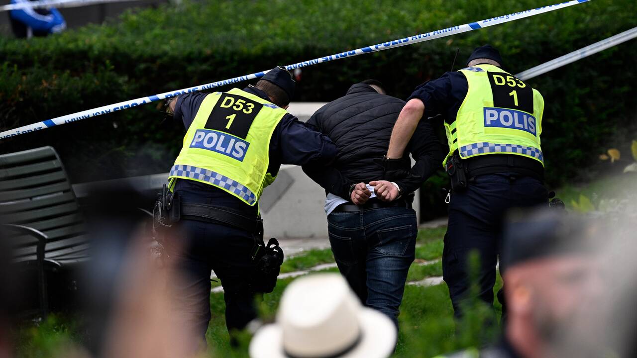 Polisen: Våldsamt upplopp vid koranbränningen i Malmö | SVT Nyheter