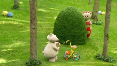 Kurragömma med Makka Pakka