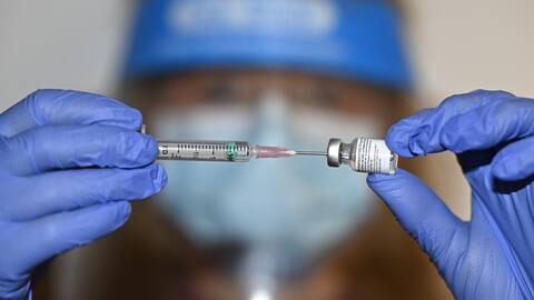 Vaccineringen Ostergotland Gar In I Fas 3 Svt Nyheter