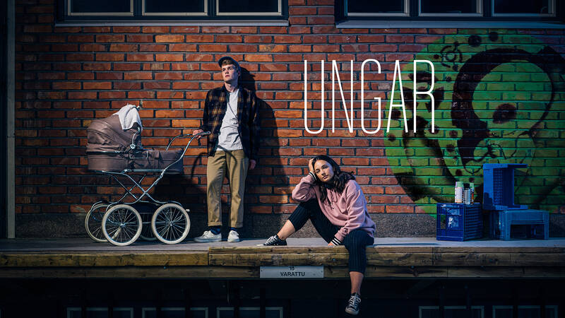 Joona (Vincent Kinnunen) och Asta (Elli Melasniemi) i serien Ungar.