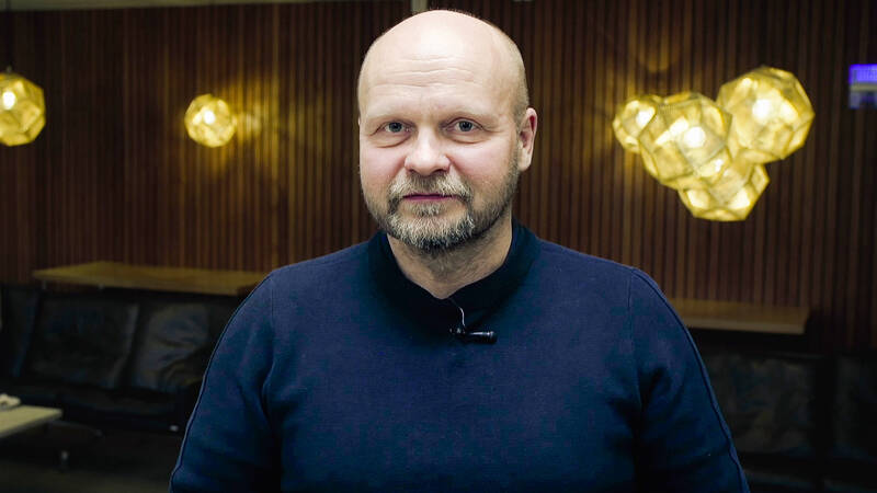 Programledare Mirka Kettunen.