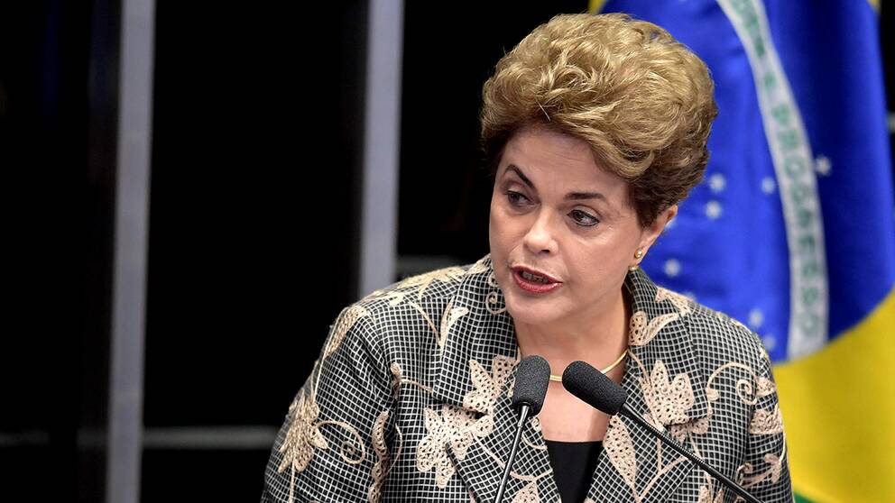 Dilma Rousseff  talar inför senaten i Brasilien.