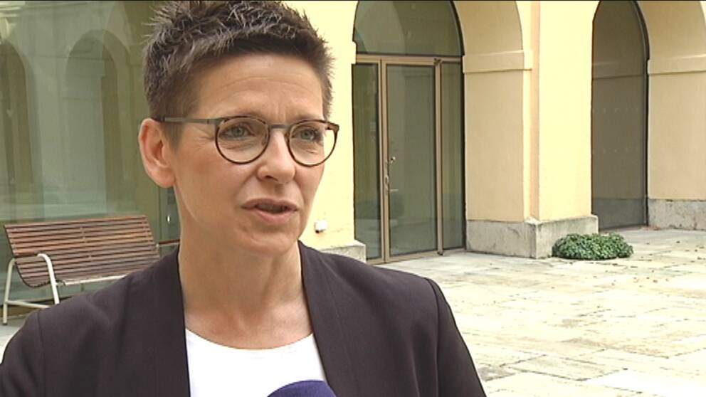 Ann Sofie Hermansson, (S), kommunstyrelseordförande i Göteborg hävdar att många vanliga göteborgare har en del i skulden till gängvåldet. ”Sluta göda konflikterna genom att köpa kokain och cannabis” säger hon.