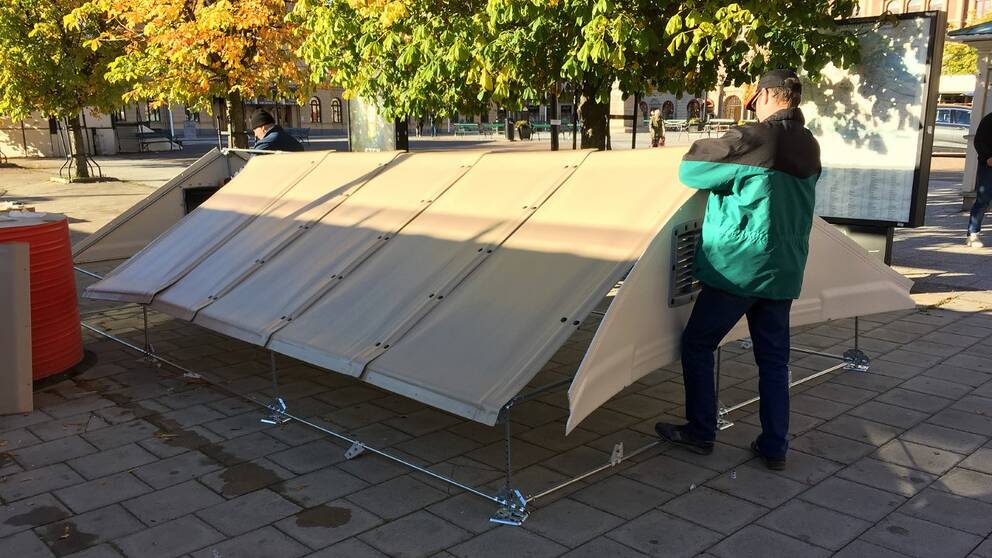 Bygge av flyktingboende på torget