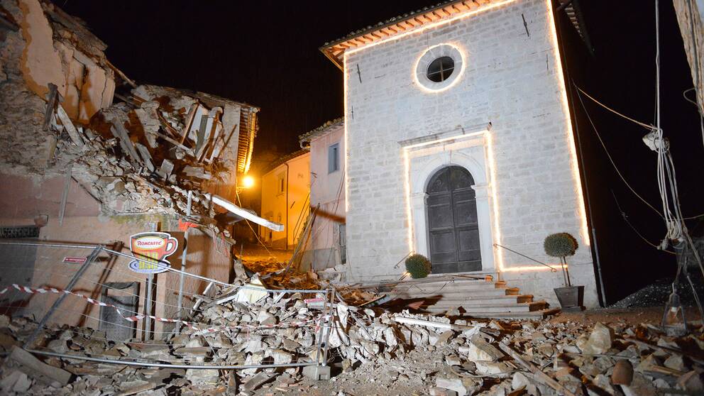 Skadade hus i Castelsantangelo sul Nera.