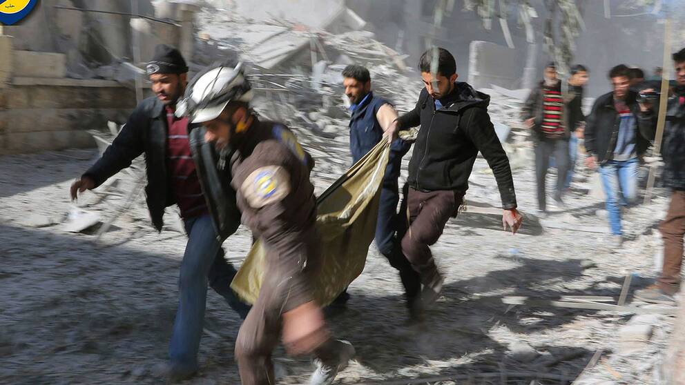 ”Vita Hjälmarna” med ytterligare ett dödsoffer för bombningarna mot Aleppo. 