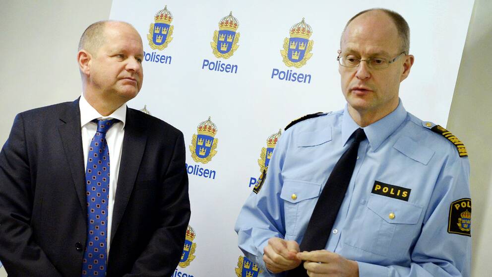 Den krassa verkligheten för rikspolischef Dan Eliasson (till vänster) och biträdande rikspolischef Mats Löfving (till höger) är att man inte nått målet vad gäller olösta brott någon gång de senaste fem åren.