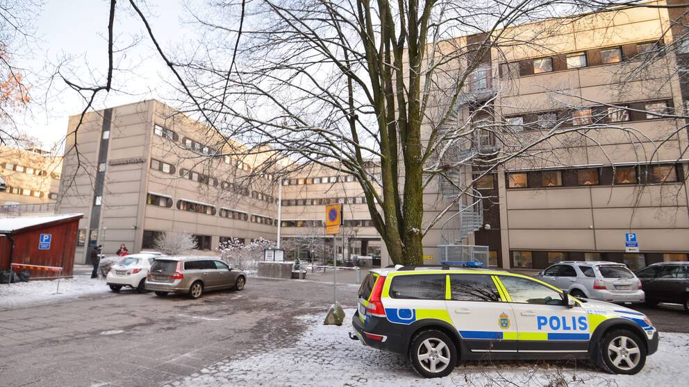 Migrationsverket och Kriminalvården utrymde | SVT Nyheter