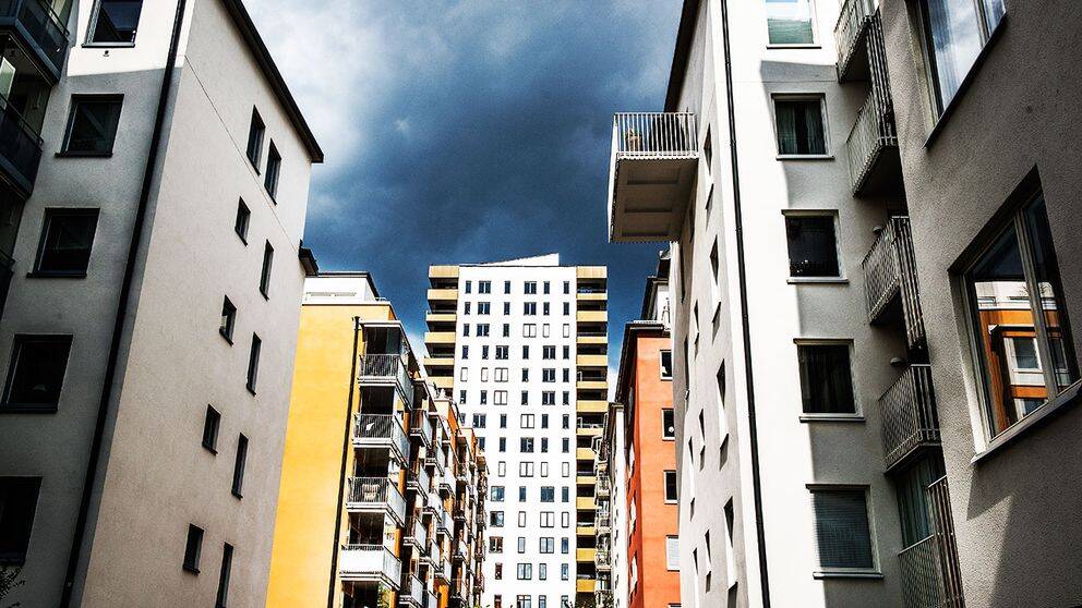 Knappt fyra lägenheter per tusen invånare färdigställdes i Sverige 2015. Det är det största antalet på 23 år.