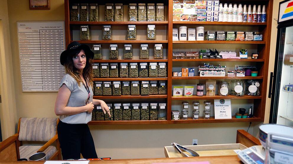 Mer än hälften av USA:s delstater tillåter nu läkare att skriva ut cannabis på recept. Här ett cannabisapotek i Boulder, Colorado. 