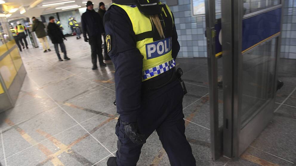Polisingripande i Stockholms tunnelbana