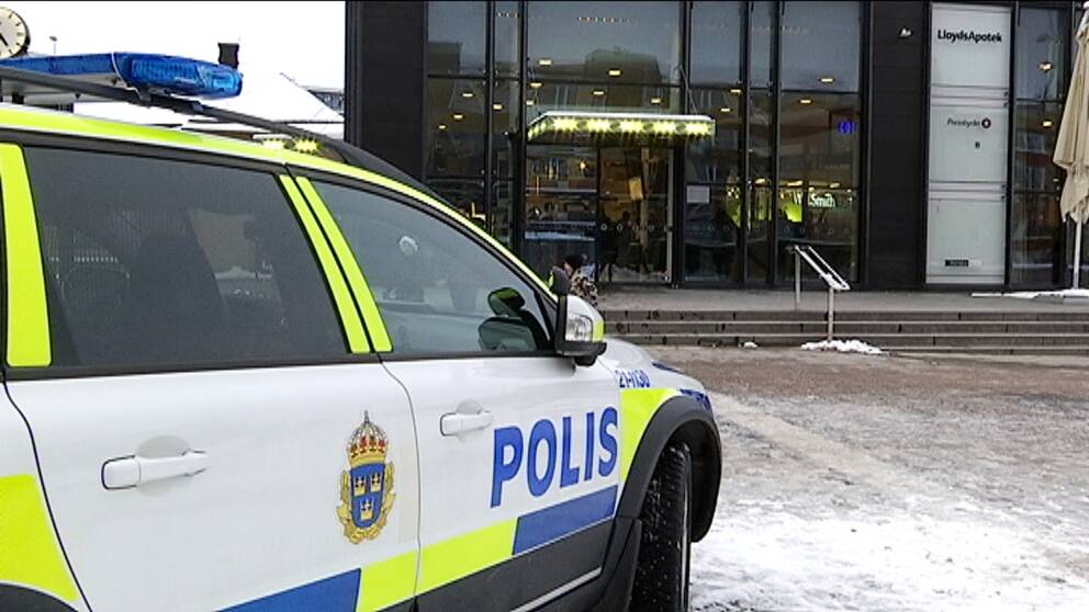 Polisen var på plats vid Resecentrum under onsdagen för att kontrollera och prata med ungdomar.