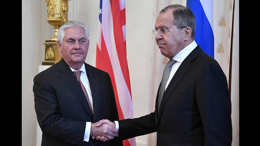 USA:s utrikesminister Rex Tillerson och Rysslands utrikesminister Sergej Lavrov träffas i Moskva.