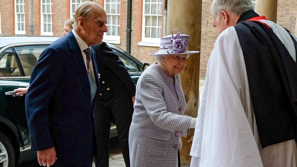 Bara timmar efter beskedet om prins Philips planerade pension närvarade prinsen och drottning Elizabeth vid Service for Members of the Order of Merit vid the Chapel Royal.