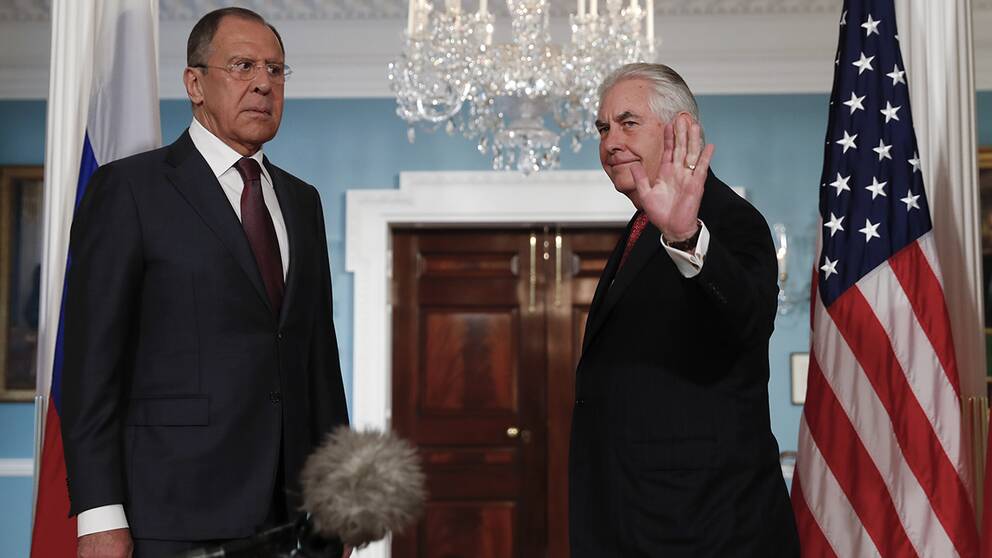 Sergej Lavrov (vänster) och Rex Tillerson (höger)