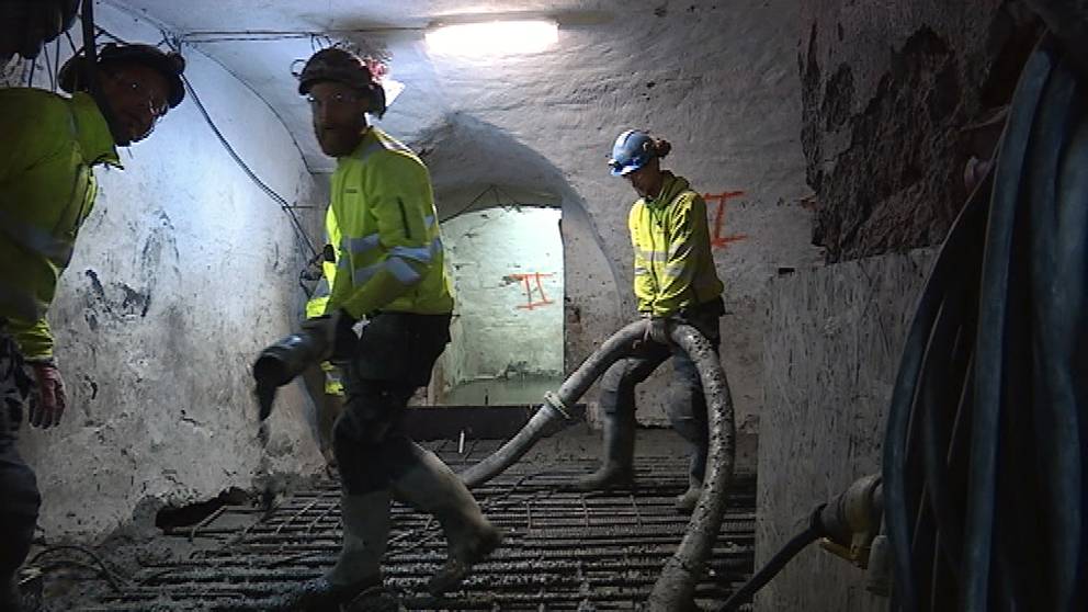 Hus I Gamla Stan Sjunker Riskfyllt Arbete Att Renovera Svt Nyheter